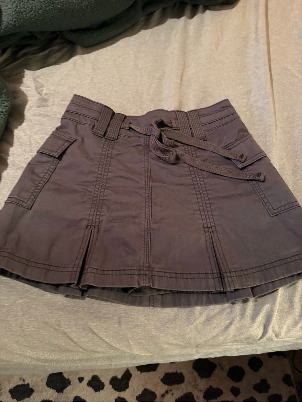 Hollister skirt XXS with Cargo Pockets